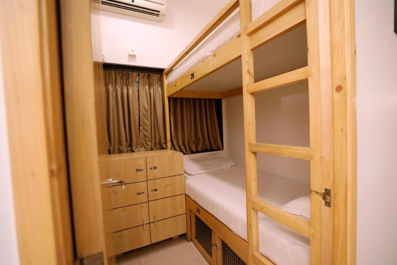 Nap Manor Hostels Мумбаї Екстер'єр фото